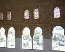 Gloriously decorated walls, with views of the Albayzin through the archways. Truly fit for royalty.