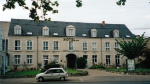 A small riverside hotel on the banks of the Loire River in Orleans