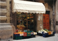 A fruttissima just off the Cortona square